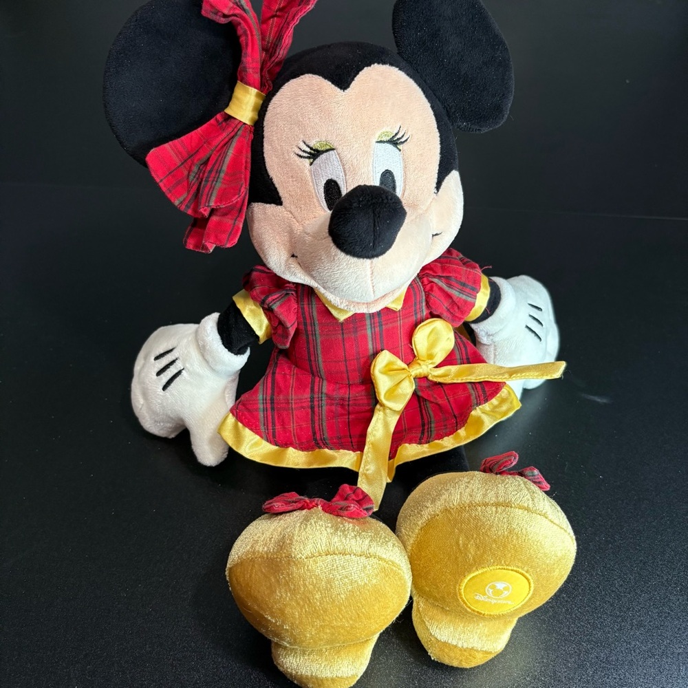 Disney Store Exclusive Minnie Mouse holiday Christmas plush